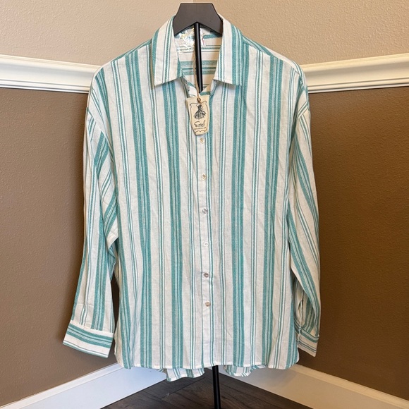 Easel Los Angeles Tops - Easel Los Angeles Casual Striped Button Down Shirt in Teal and White